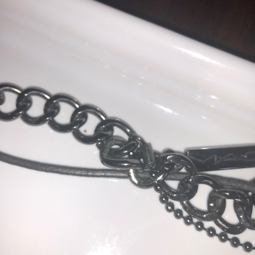 MAC *RARE* 3-Strand Necklace - Picture 3 of 4